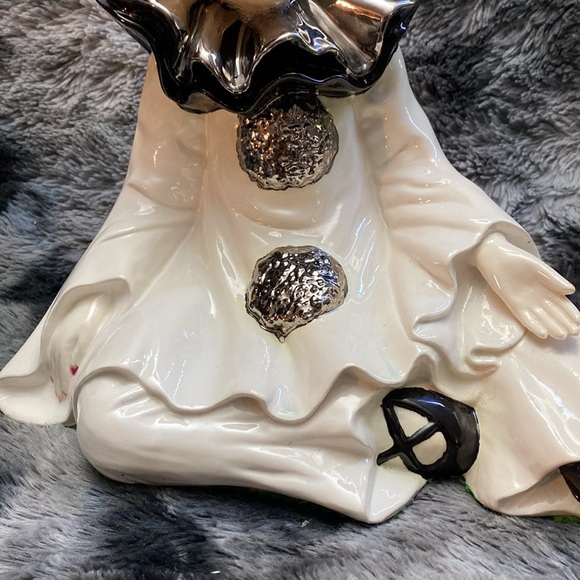 Black and White Sitting Pierrot Clown - Picture 8 of 16